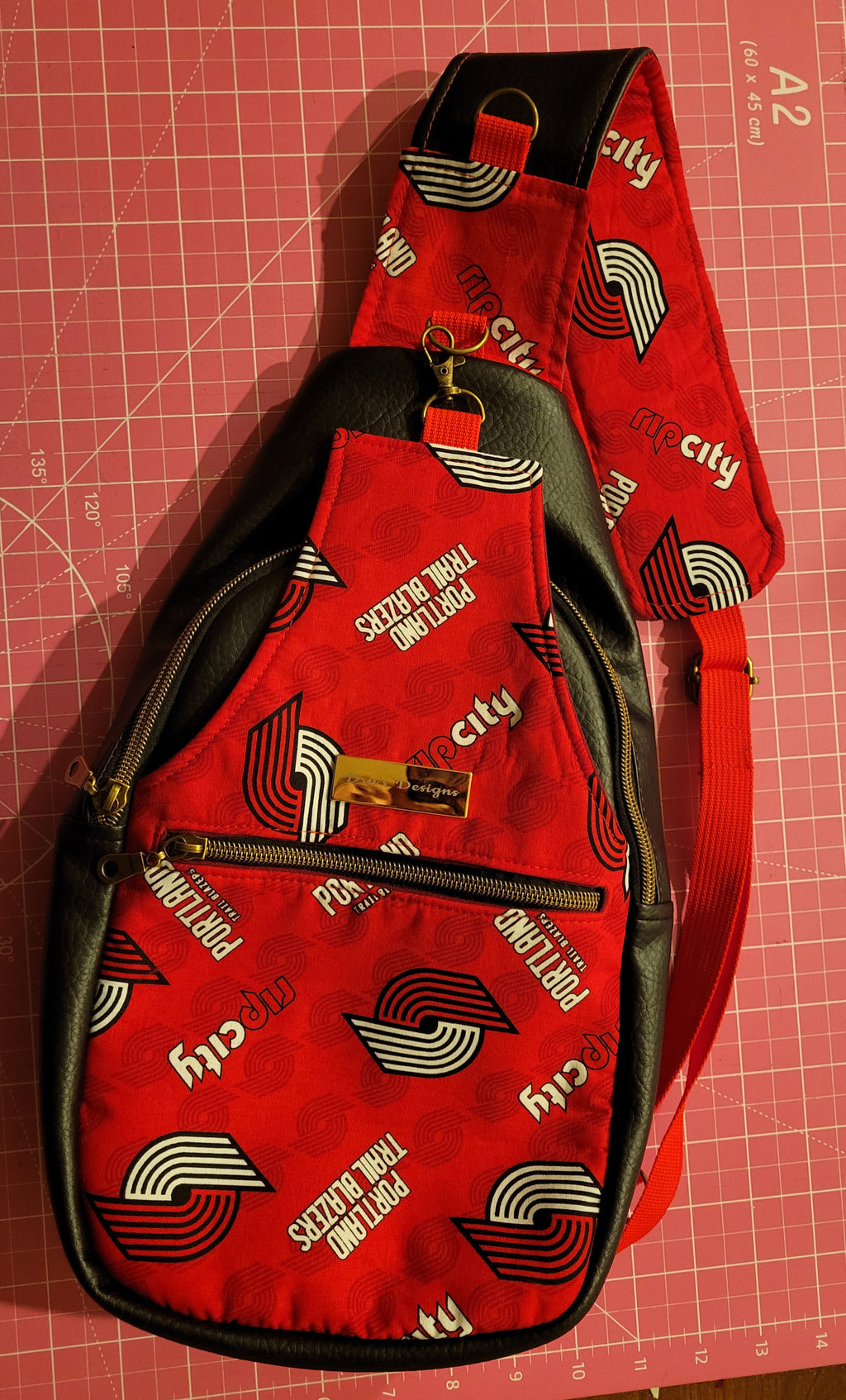 Portland Trailblazers Sling Crossbody Bag